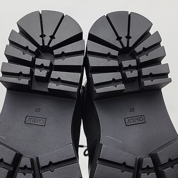 ONLY Betty Women's Black Lace-Up Faux Leather Ankle Boots  Chunky Soles Size 37 - Picture 8 of 15